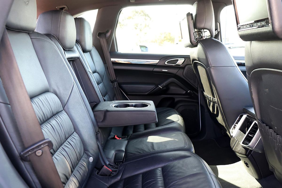 2014 Porsche Cayenne Diesel Platinum Edition 92A