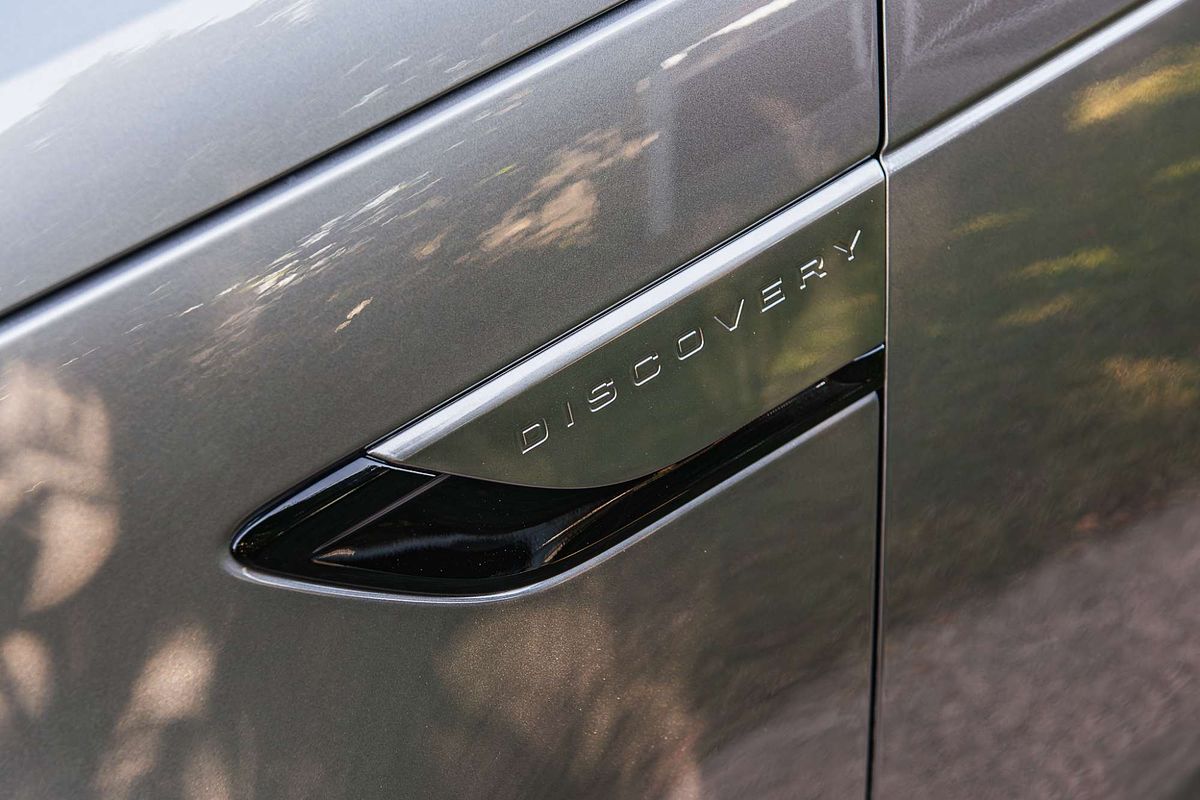 2019 Land Rover Discovery SD4 SE Series 5