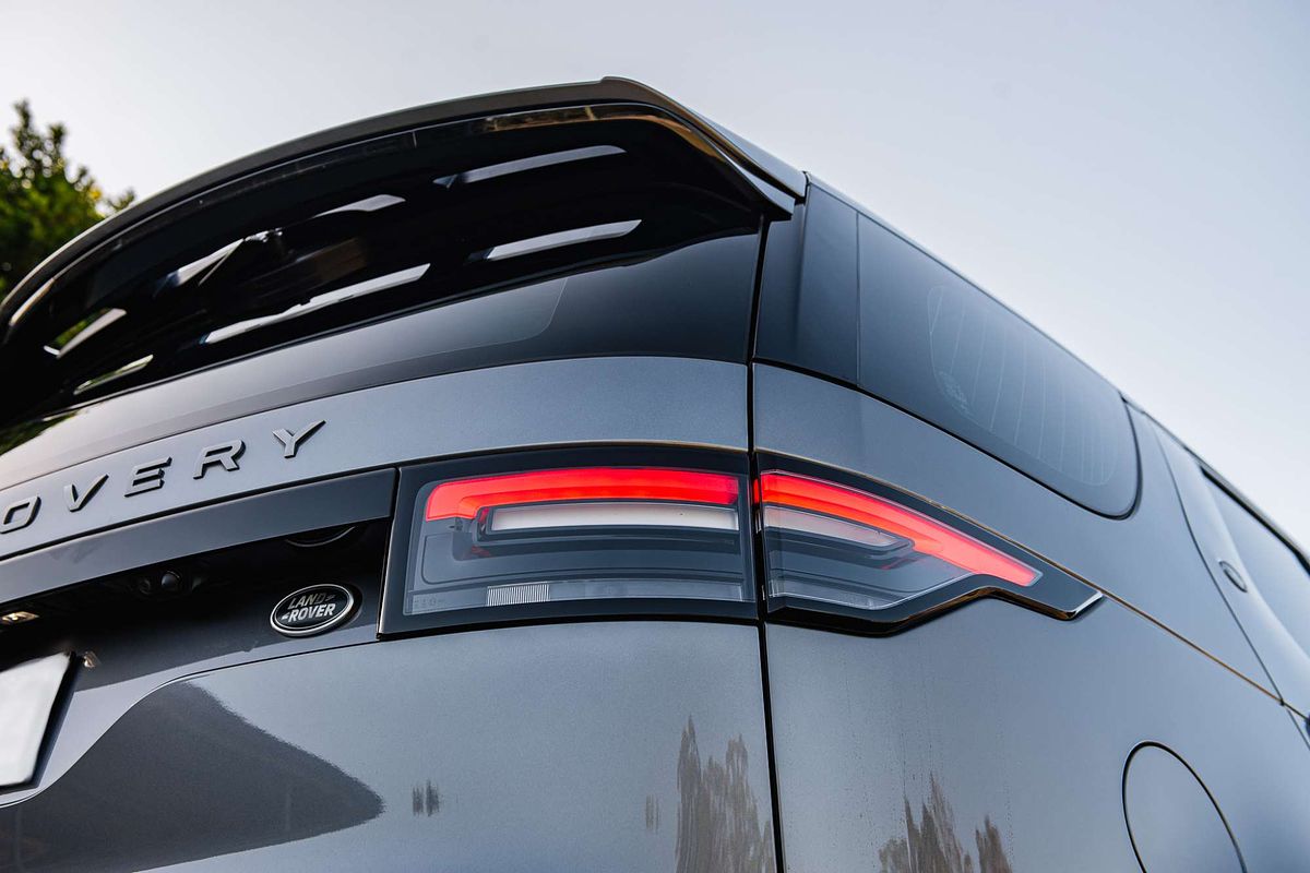 2019 Land Rover Discovery SD4 SE Series 5