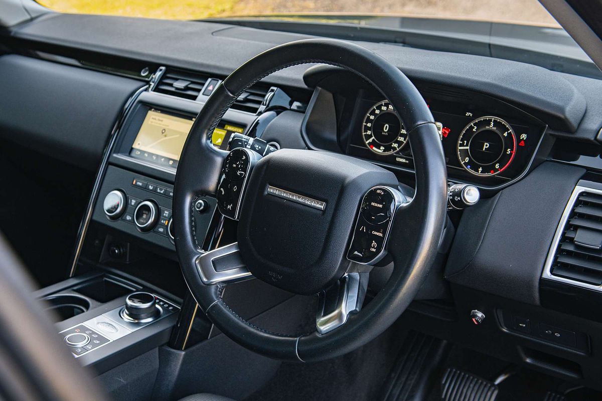 2019 Land Rover Discovery SD4 SE Series 5