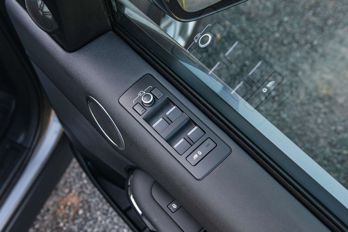 2019 Land Rover Discovery SD4 SE Series 5