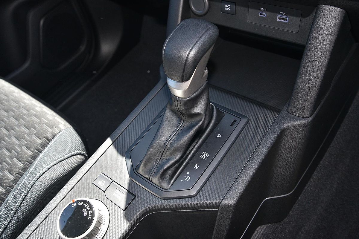 2025 Mitsubishi Triton GLX-R MV 4X4
