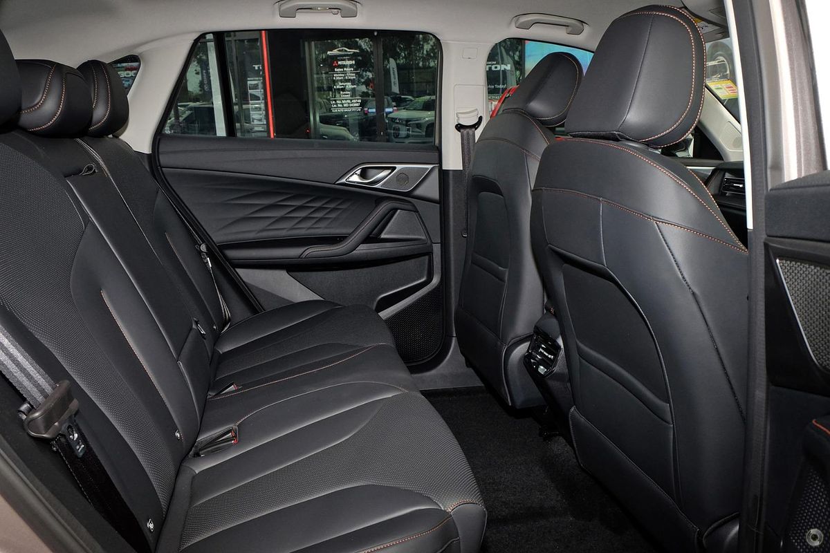 2025 MG HS Vibe AS33