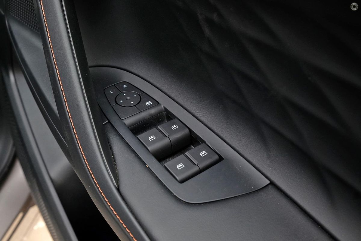 2025 MG HS Vibe AS33