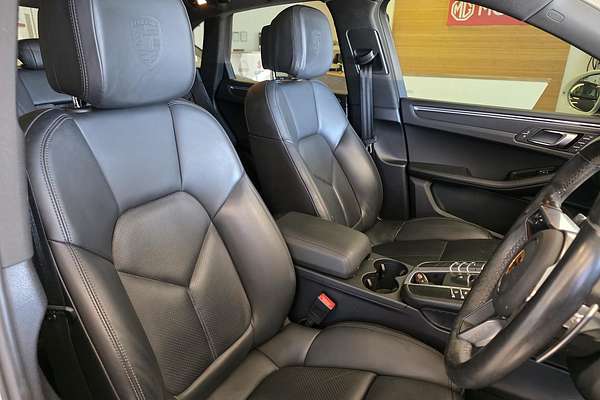 2021 Porsche Macan 95B