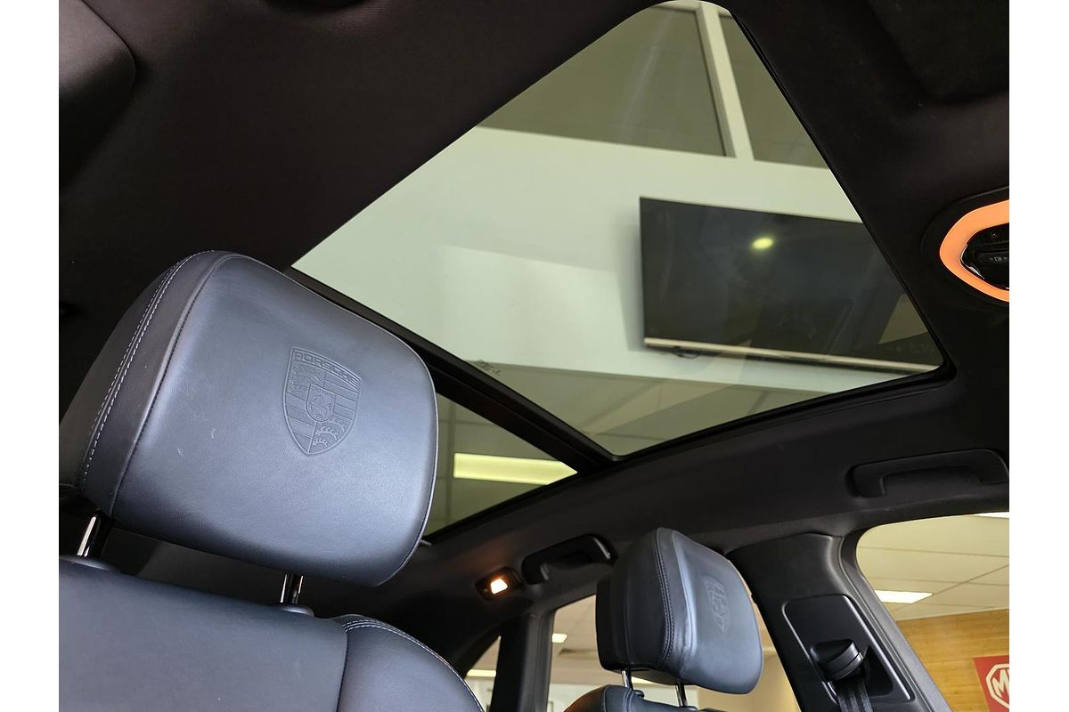 2021 Porsche Macan 95B