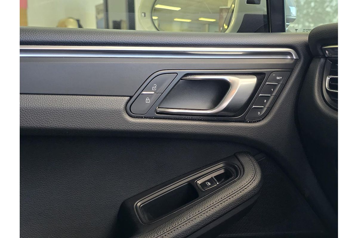 2021 Porsche Macan 95B