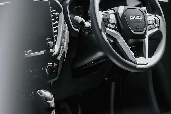 2025 Isuzu D-MAX SX 4X4