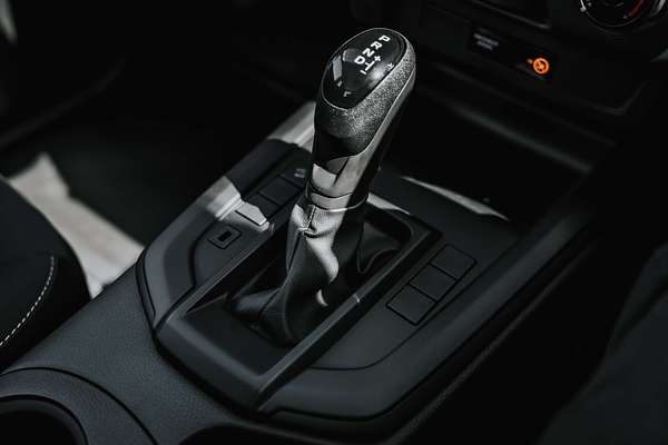 2025 Isuzu D-MAX SX 4X4