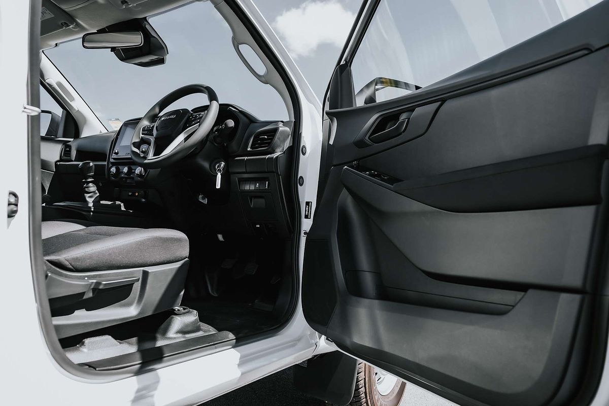 2025 Isuzu D-MAX SX High Ride  Rear Wheel Drive