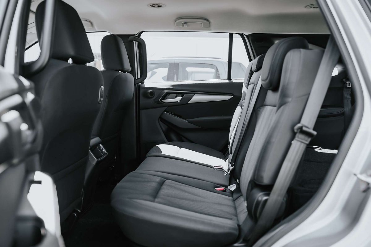 2025 Isuzu MU-X LS-M