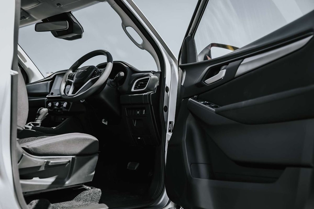 2025 Isuzu MU-X LS-M