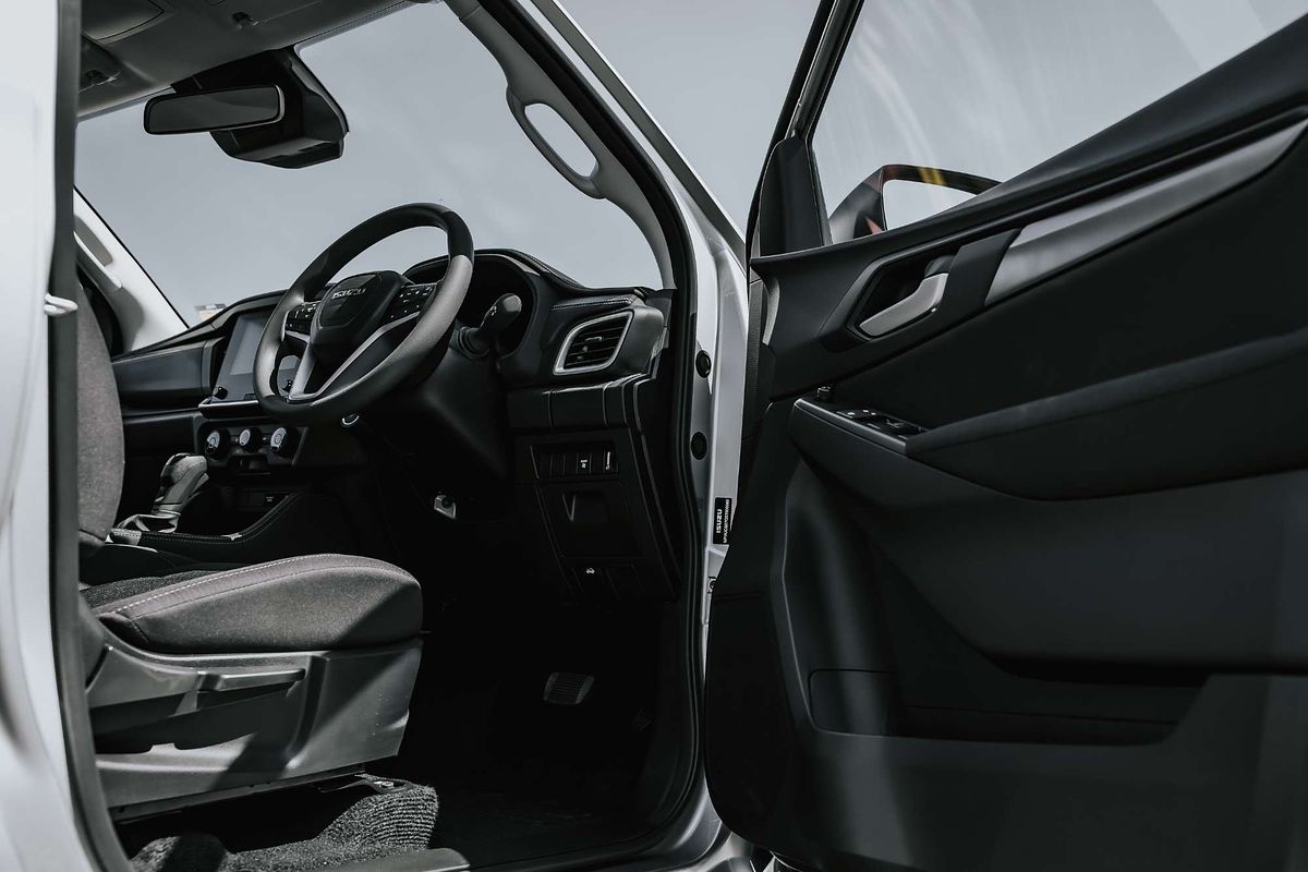 2025 Isuzu MU-X LS-M