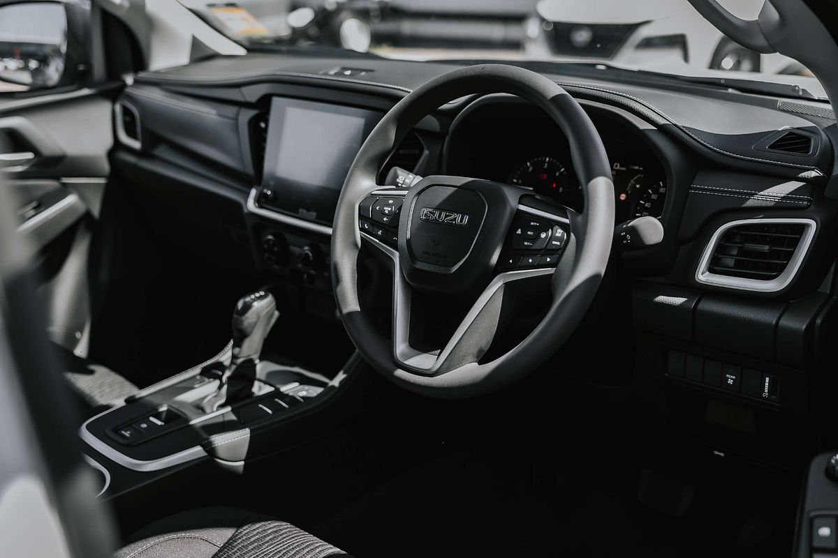 2025 Isuzu MU-X LS-M