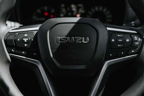 2025 Isuzu MU-X LS-M