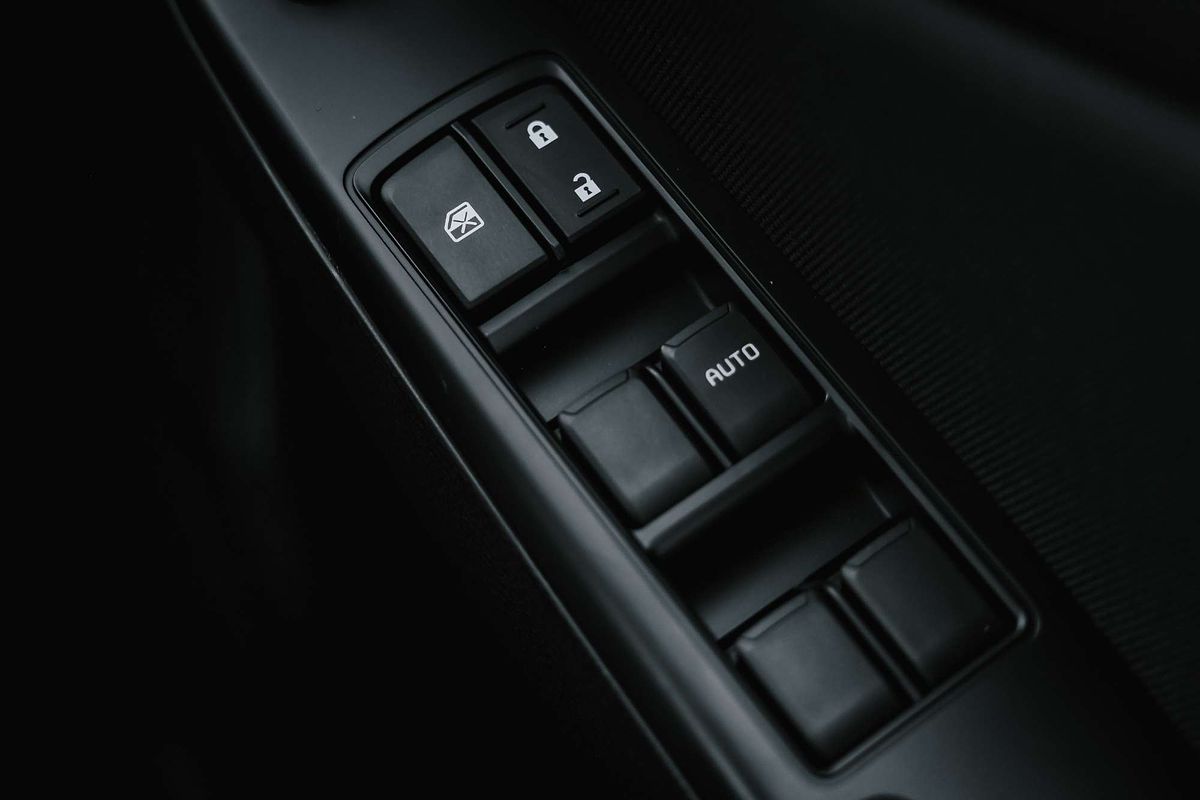 2025 Isuzu MU-X LS-M