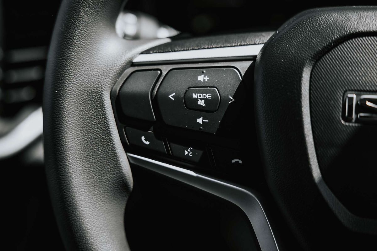 2025 Isuzu MU-X LS-M