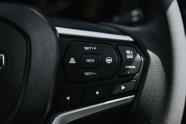 2025 Isuzu MU-X LS-M