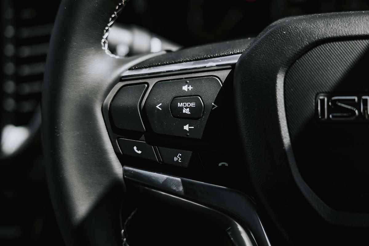 2025 Isuzu D-MAX LS-U  4X4