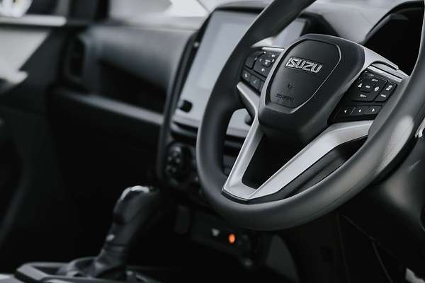 2025 Isuzu D-MAX SX 4X4