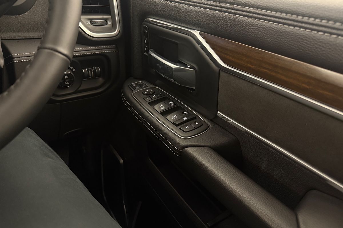 2024 RAM 2500 Laramie DJ 4X4