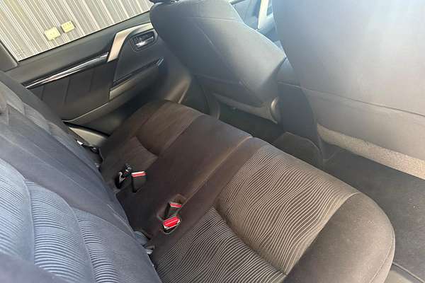 2017 Mitsubishi Pajero Sport GLX QE