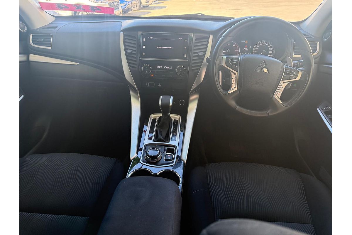 2017 Mitsubishi Pajero Sport GLX QE