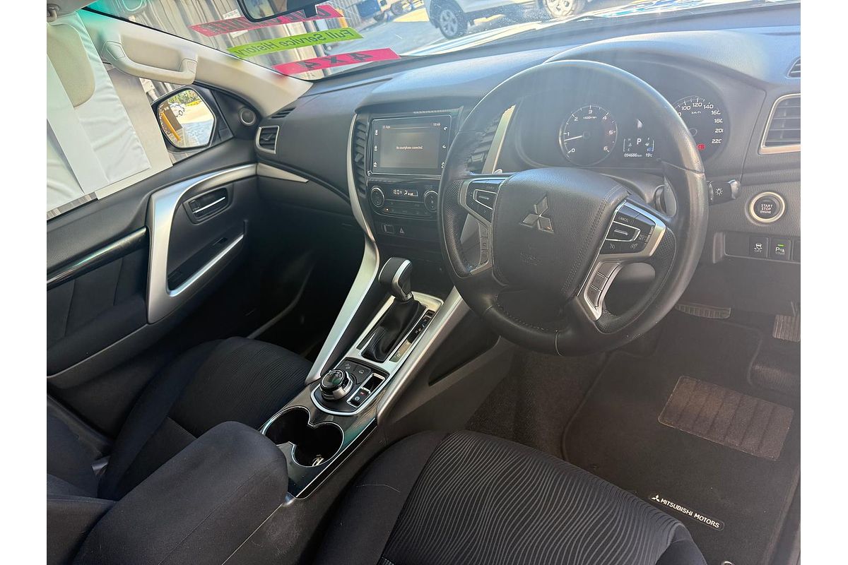 2017 Mitsubishi Pajero Sport GLX QE