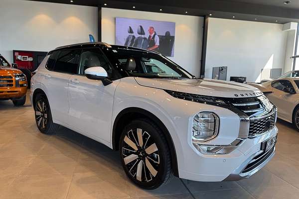 2025 Mitsubishi Outlander Exceed Tourer ZM