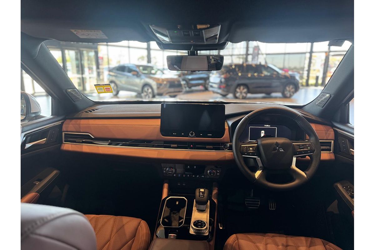 2025 Mitsubishi Outlander Exceed Tourer ZM