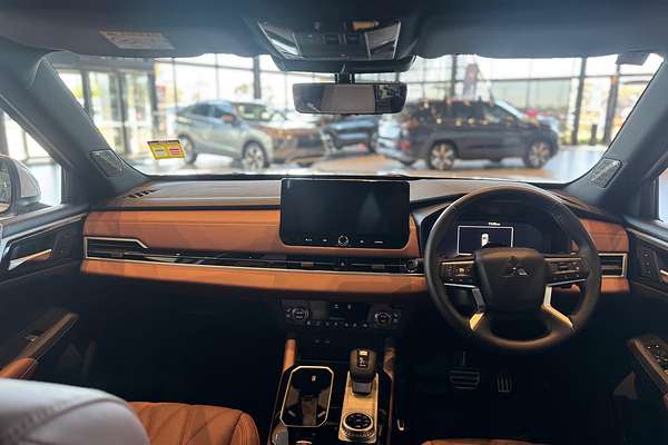 2025 Mitsubishi Outlander Exceed Tourer ZM