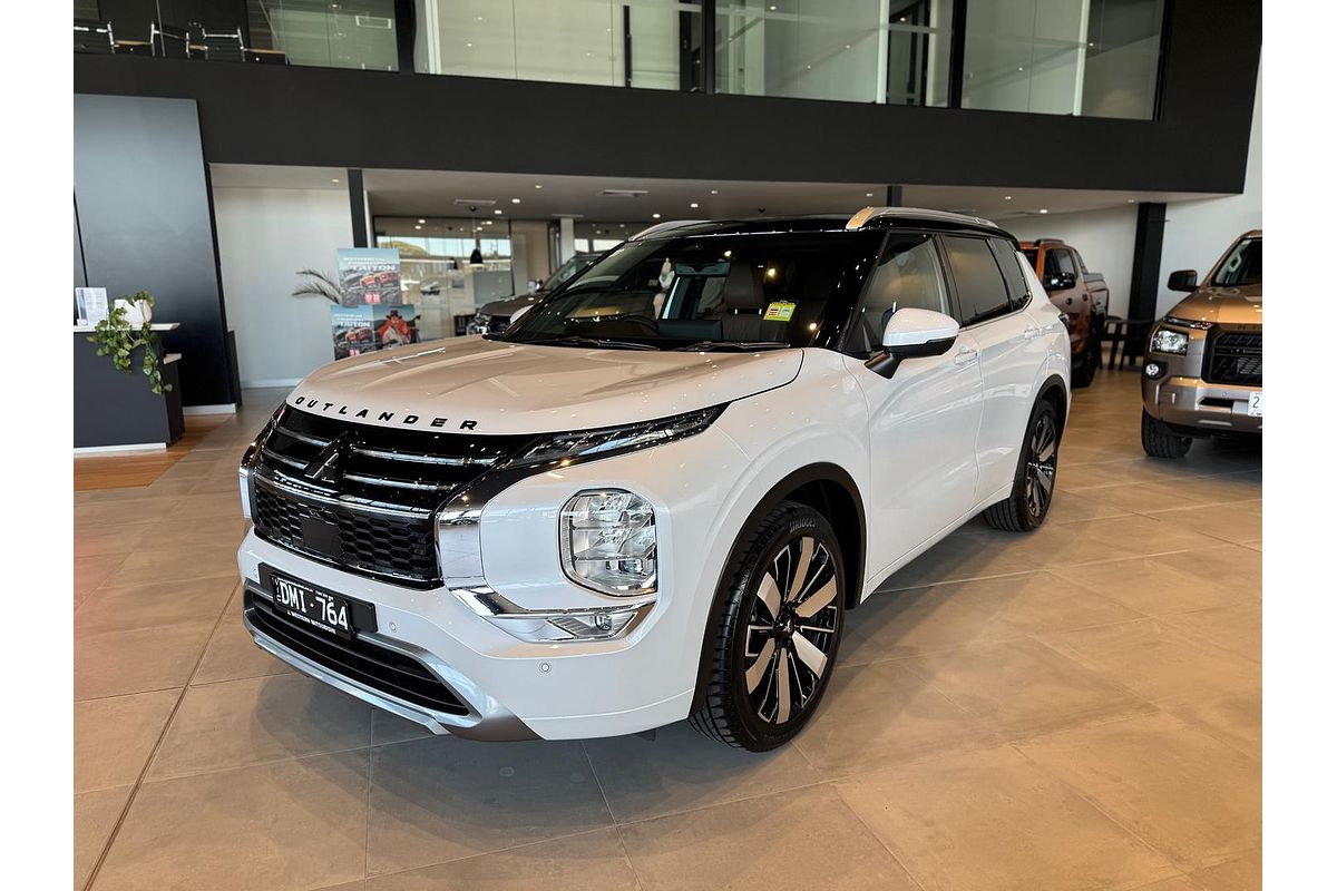 2025 Mitsubishi Outlander Exceed Tourer ZM