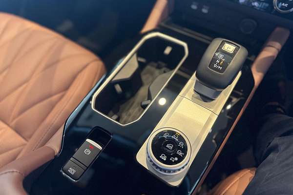 2025 Mitsubishi Outlander Exceed Tourer ZM