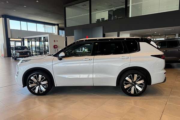 2025 Mitsubishi Outlander Exceed Tourer ZM