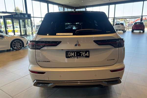 2025 Mitsubishi Outlander Exceed Tourer ZM