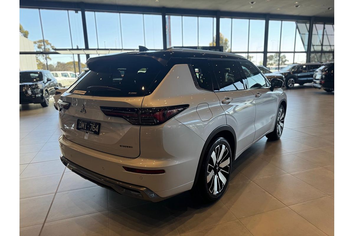 2025 Mitsubishi Outlander Exceed Tourer ZM