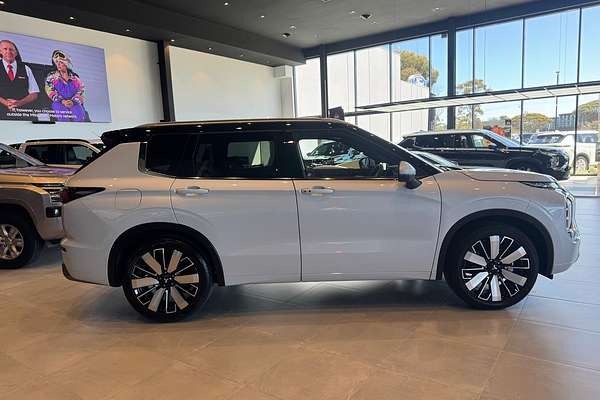 2025 Mitsubishi Outlander Exceed Tourer ZM