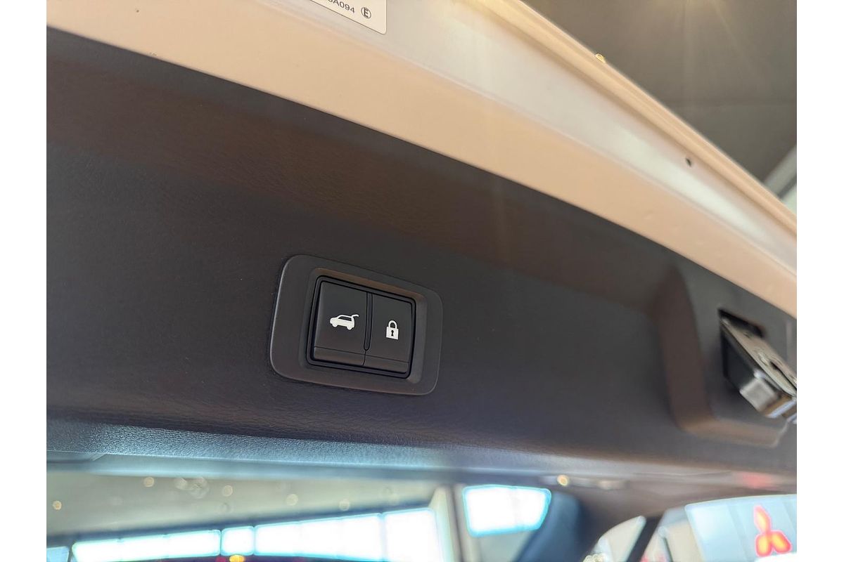2025 Mitsubishi Outlander Exceed Tourer ZM