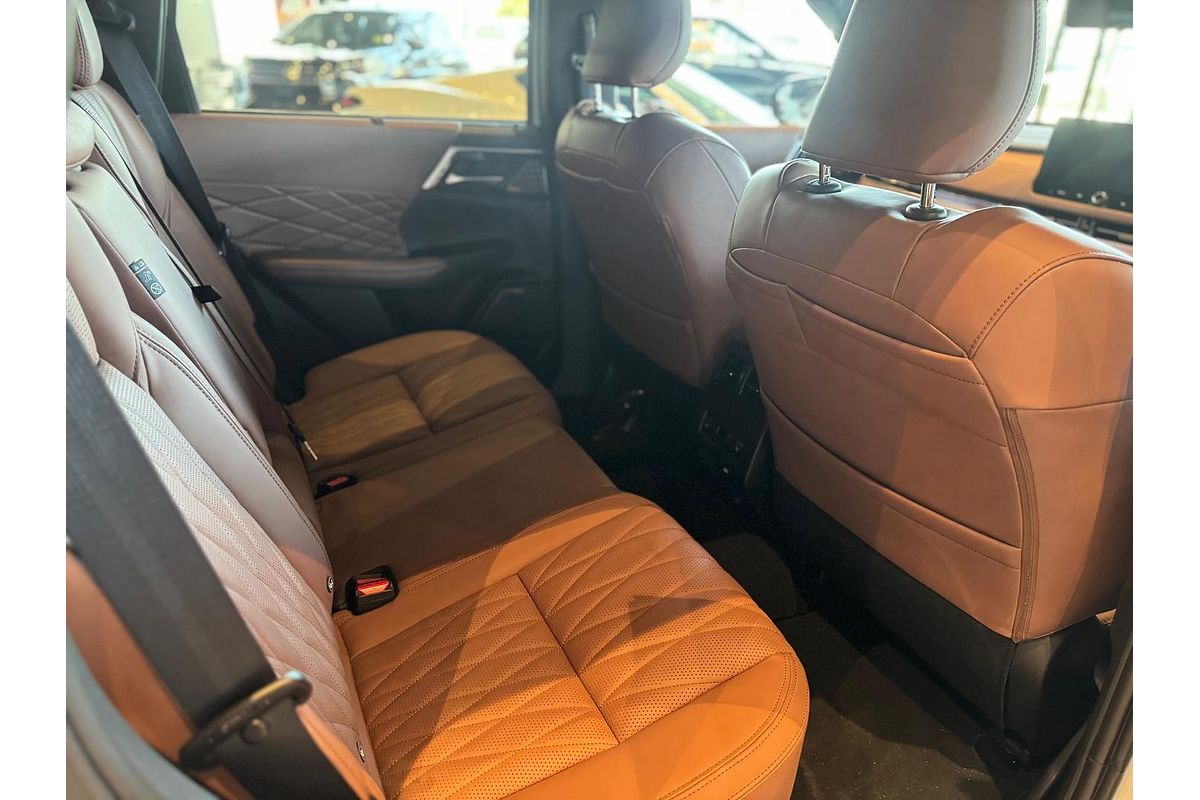 2025 Mitsubishi Outlander Exceed Tourer ZM
