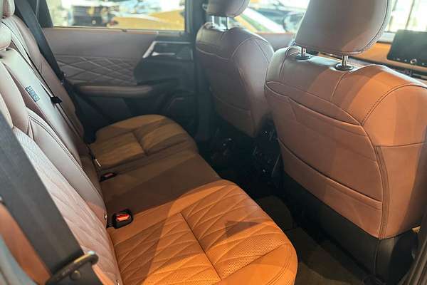 2025 Mitsubishi Outlander Exceed Tourer ZM