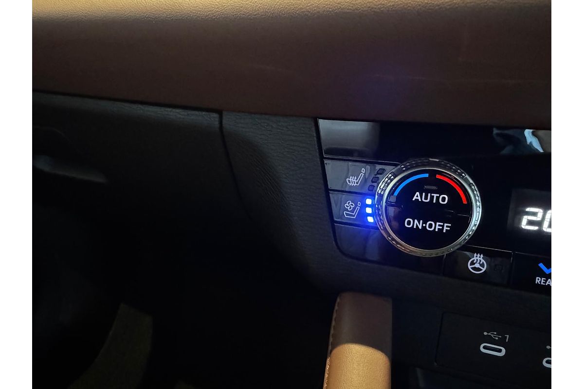 2025 Mitsubishi Outlander Exceed Tourer ZM