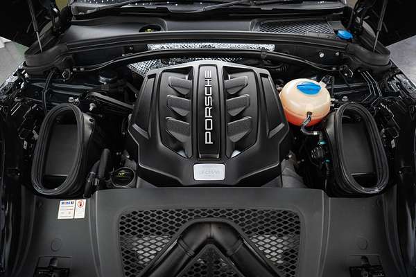 2018 Porsche Macan GTS 95B