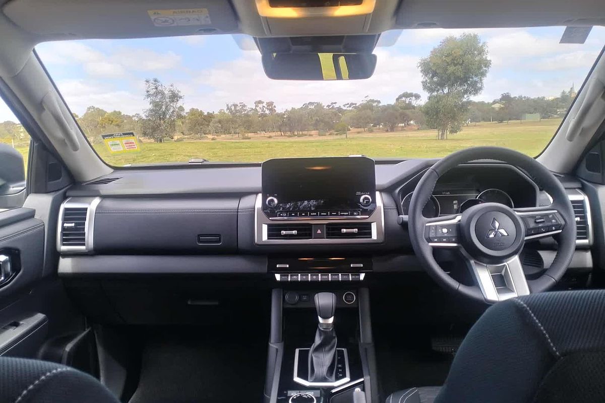 2025 Mitsubishi Triton GLS MV 4X4