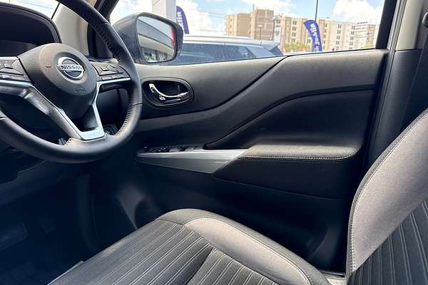 2025 Nissan Navara ST D23 4X4