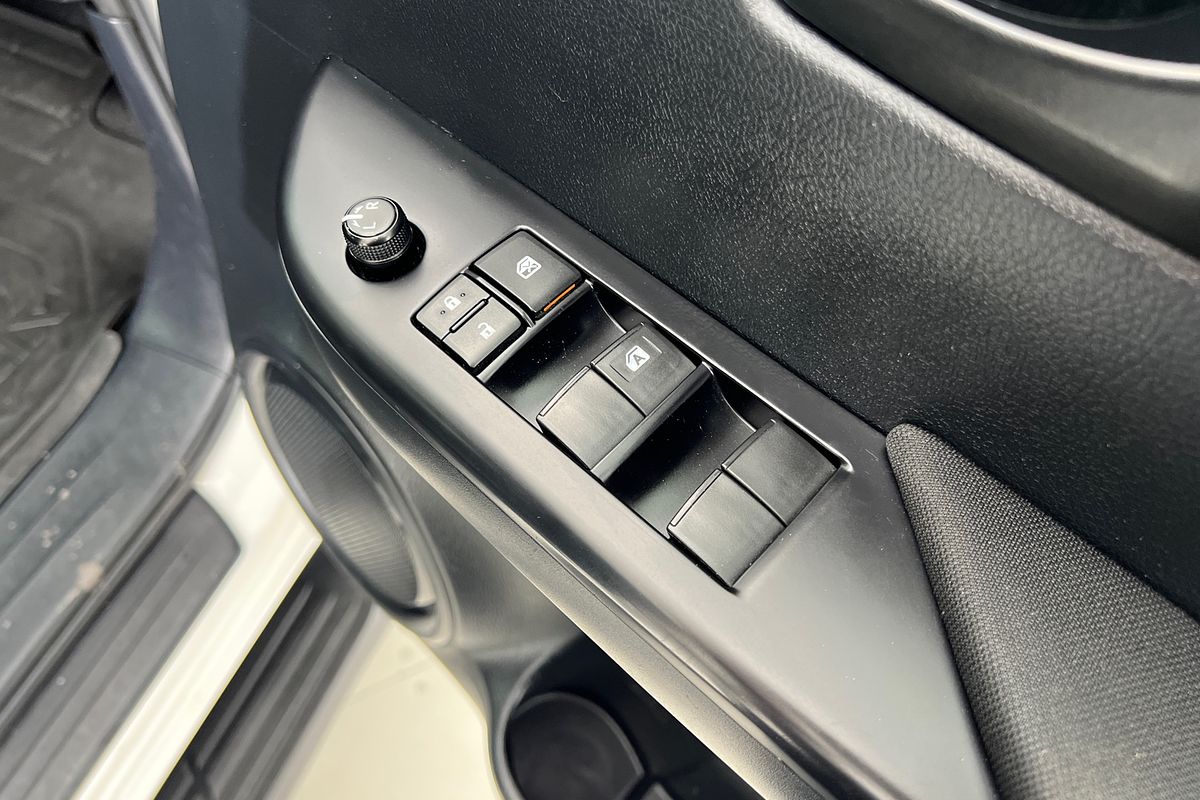 2019 Toyota Hilux SR GUN126R 4X4