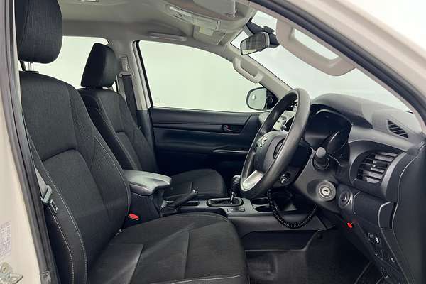 2019 Toyota Hilux SR GUN126R 4X4 thumb-8