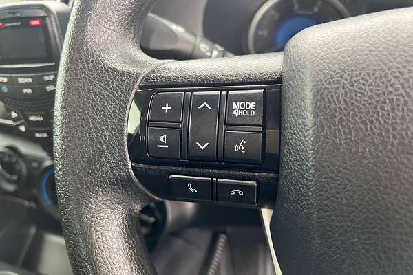 2019 Toyota Hilux SR GUN126R 4X4 thumb-11