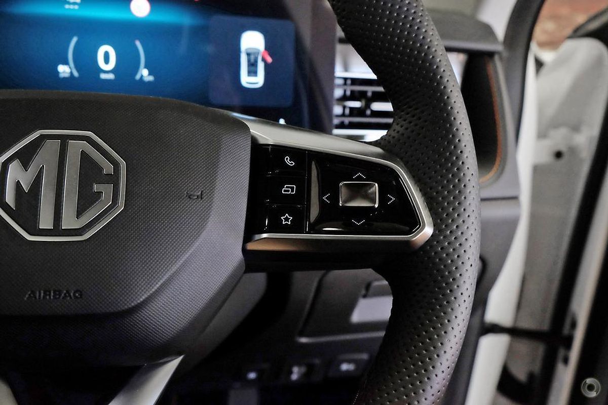 2025 MG HS Super Hybrid Essence AS33P