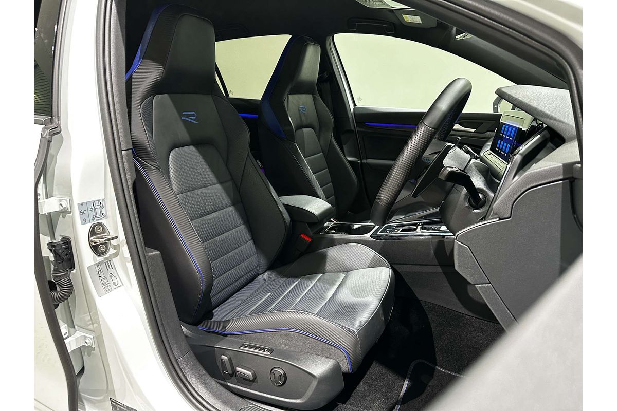 2023 Volkswagen Golf R 8