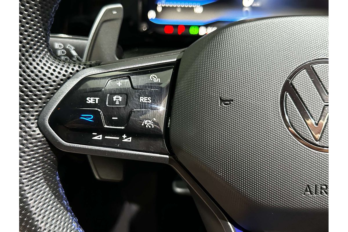 2023 Volkswagen Golf R 8